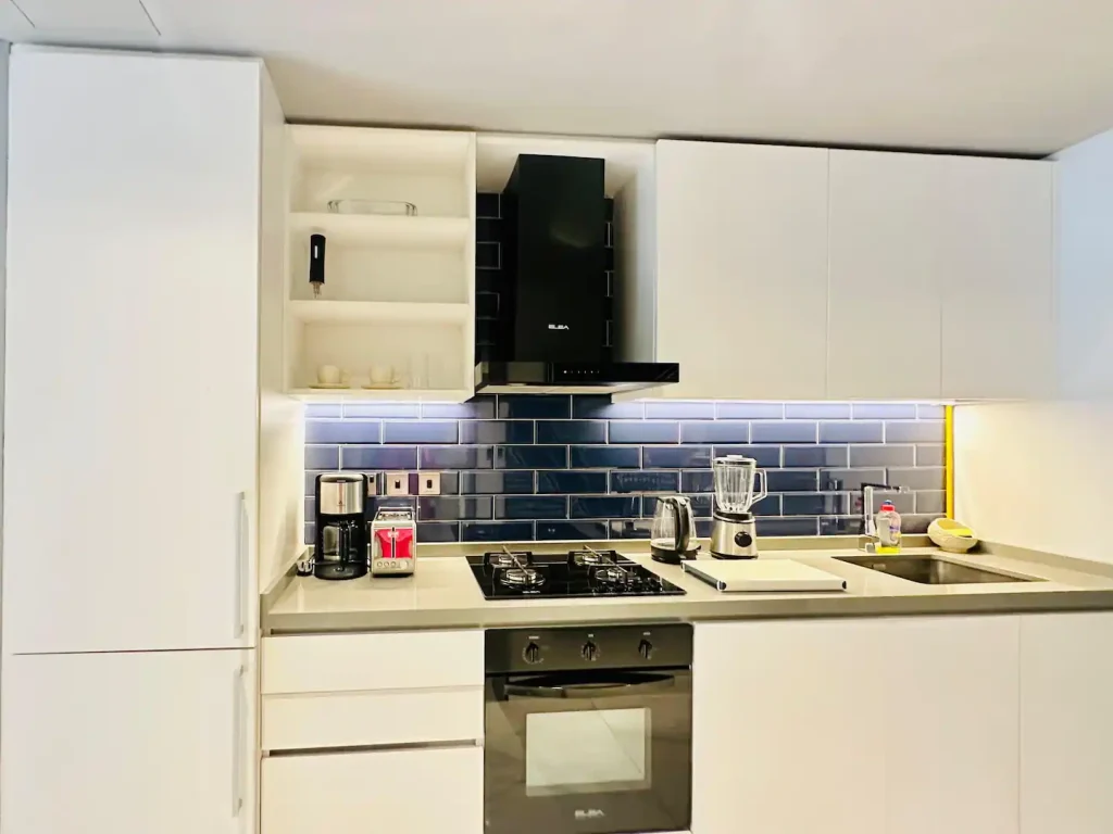 Studio Canal side oasis | 5 mins to Dubai Mall